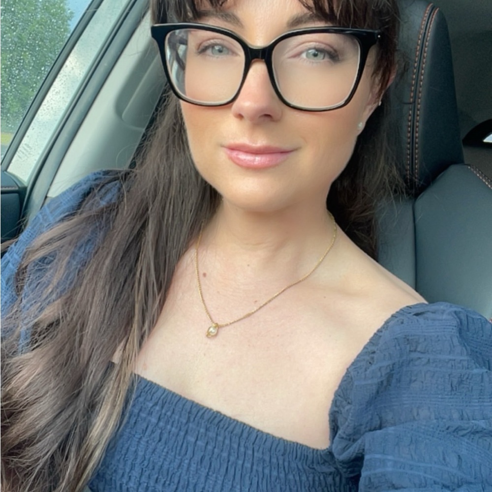 Meet your Posher, Ashley